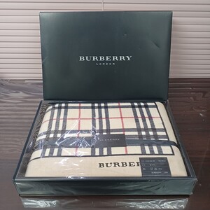 BB077 Z 未使用 BURBERRY バーバリー バスタオル 70×135cm 箱付 チェック 西川産業