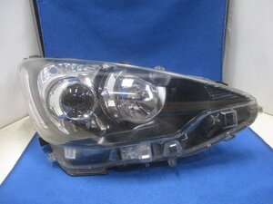 トヨタ　AQUA/アクア　NHP10　前期　右ライト/右ヘッドライト　LED　純正　KOITO　52-247　【W】　635155