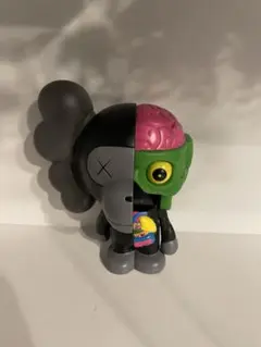 BAPE×kaws milo カウズ グリーン　エイプ ベイプ　フィギュア