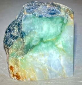 ミャンマー産天然本翡翠原石367g3面カット磨き無し［JADEITE］綺麗^ ^