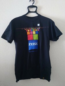 UNIQLO 企業コラボTシャツ ZEISS（ツァイス）