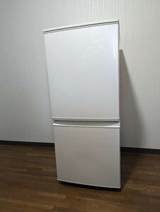 中古品 シャープ SHARP 2ドア 冷凍 冷蔵庫 137L SJ-D14B-W つけかえどっちもドア 2016年製 引き取り限定