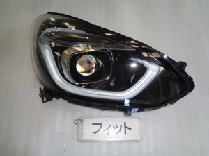 フィット　GR1　右ヘッドランプユニット　LED　即決　6505