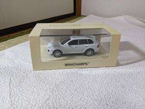 1/43 未使用　MINICHAMPS ミニカー　ポルシェ　カイエン　ターボ　Cayenne turbo 2007 Linea Bianco NO.7