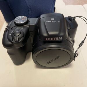 富士フイルム コンデジ FUJIFILM FinePix S8600 中古 光学36倍ズーム コンパクトボディ 電池での起動のみ確認 ケース付き 