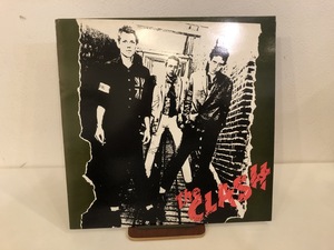 【中古品】ザ・クラッシュ(THE CLASH)/THE CLASH CBS-32232 LP #100176