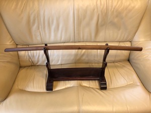 枇杷(椿)　木刀　木剣　全長約91cm　重量約383ｇ　杢目磨き出し　無着色　無塗装　蜜蝋仕上げ　素振り・居合用　
