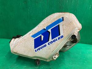 140*棚は【DT200R 37F-017】ガソリンタンク　燃料タンク　フューエルコック　DT　LIQUID COOLED　YAMAHA　241030