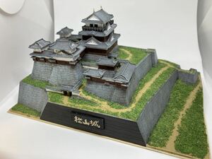 塗装済み完成品　松山城　お城プラモデル　