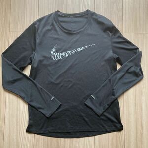 美品 送料無料★NIKEナイキ★RUNNING DIVISIONランニングディヴィジョンDRI-FIT長袖Tシャツ/Mサイズ黒ブラック★メンズシンプルロゴ反射材