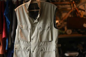 102130 ベルスタッフ　BELSTAFF　ベスト　L　MADE IN ENGLAND　革ジャン 英国 アンティーク イギリス 英国 ビンテージ 　バイク