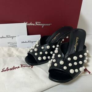 【美品】Salvatore Ferragamo フェラガモ 21SS SANSU パール サンダル レザー サイズ5C 22.5cm ブラック×ホワイト系　タキマキ着用　＊7