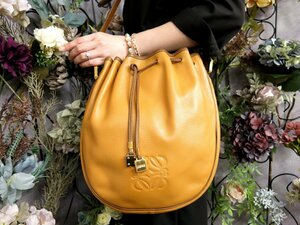 ●超美品●LOEWE ロエベ●アナグラム●ロゴ型押し●カーフ レザー●巾着 ショルダー バッグ●ゴールデンイエロー 茶●G金具●B5●Js49778