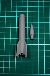 1:144 WWII German V2A4 Ballistic Missile (レジンキット)　未組み立て・未塗装 CGD