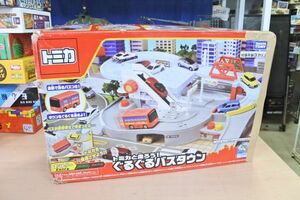 0892/4229/C68 タカラトミー(TAKARA TOMY) トミカワールド トミカと走ろう！ぐるぐるバスタウン