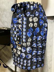 美品 GUCCI グッチ ビオラ パンジー 花柄 フラワー タイトスカート 黒x青 絹 シルク100% サイズ36