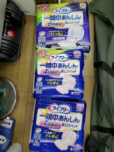 ○I7495 未使用　ライフリー 一晩中あんしん　尿とりパッド　4回6回吸収　113枚セット○