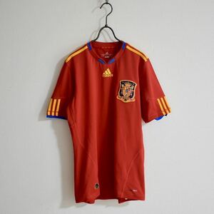 2010サッカー スペイン代表　adidas無敵艦隊　サッカーシャツ　エンブレム