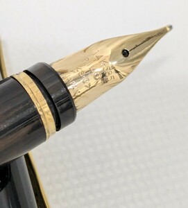 PILOT エラボー EIabo 万年筆　ペン先 14 K 585