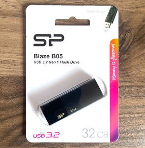 USBメモリー 32GB シリコンパワー USB3.0 スライド式