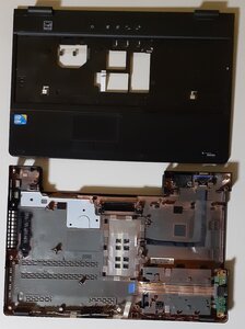 5074 東芝 ノートパソコン部品 dynabook Satellite L42 240Y/HD ボトムカバー パームレスト トラックパッド スピーカー USB VGA