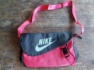 ★NIKE★ショルダーバック(赤)