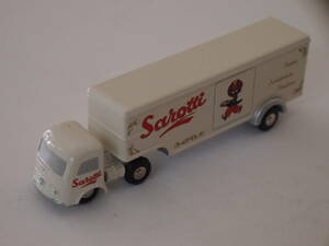 Schuco Piccolo-Set 1/90 Sarotti Mercedes Benz LP911 box-type-truck Art.Nr.01837 (ブリキ缶入り)