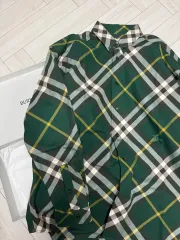 【雷市場（ポンジャン）商品韓国直送】 BURBERRY(バーバリー ) チェック ダークグリーン シャツ L サイズ 新品