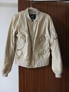 アルファインダストリーズ ブルゾン XSサイズ カーキ フライトジャケットALPHA INDUSTRIES INC