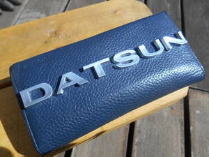 フェアレディーSP/SR311 「DATSUN」エンブレム