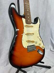 □t893　中古★FENDER　フェンダー　USA　STRATOCASTER　#N570806　エレキギター　ハードケース付き