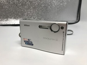 ニコン Nikon COOLPIX S8 グロスシルバー