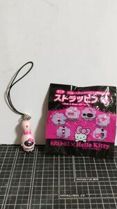 ◆『ROUND1 × Hello Kitty　ストラッピン 第5弾　Pink＆Blackシリーズ　着ぐるみキティ Ver.』◆