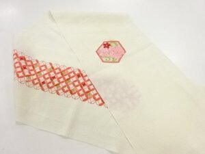 ys7203015; 縮緬地亀甲に桜模様刺繍半衿【リサイクル】【着】