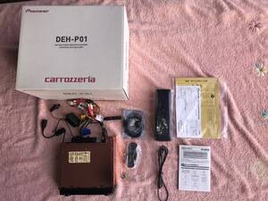 カロッツェリア ハイエンドCDヘッドユニット〈DEH-P01〉です。