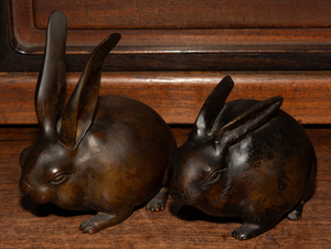 時代 古銅 兎 一対 置物 文鎮 床飾 古玩 古美術品 書道具 煎茶道具 うさぎ ウサギ