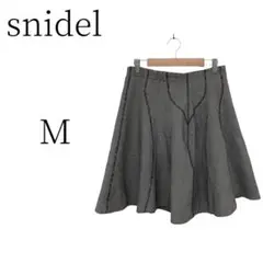 snidel スナイデル 白と黒の千鳥柄 ひざ丈フレアスカート タウンユース Ｍ