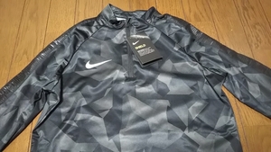 定価8800円★新品★NIKE★ナイキ★SHIELD★★長袖★サッカー★フットサル★150cm★M★カモフラ★迷彩★インナー★防寒★140cm