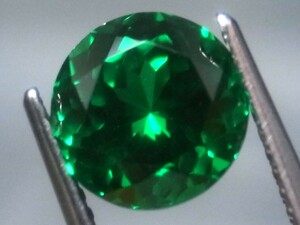 3.18ct 新品・エメラルドカラー合成人造宝石ヤグセラミック ＹＡＧ （イットリウム・アルミニウム・ガーネット）