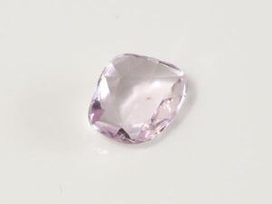 変型ローズカット ピンクサファイヤ 重さ1.00ct 大きさ約7.8x6.1x2.2mm