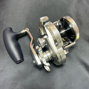 【極上美品♪♪】 シマノ 17 オシアジガー 2000NRHG　右ハンドル Shimano