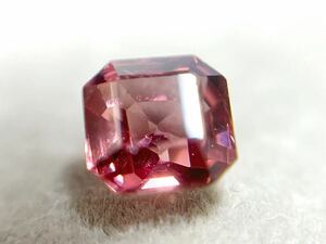 ★100円スタート★ マラヤガーネット 1.07ct 5.2x5.3mm VS オクタゴン　天然オレンジピンク 宝石　アフリカ