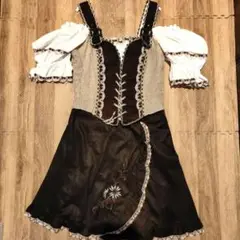 ドイツ民族衣装　Dirndl ディアンデル