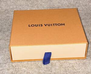 ♪ LOUIS VUITTON ・ルイヴィトン財布の 空箱 ボックス・ 化粧箱・収納袋付き・1３cm×１５cn×４cm・インテリア・ディスプレー用