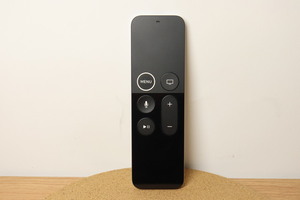 Apple TV A1962 リモコン アップル 純正 EMC 3186 003-170111 映像機器 リモコンのみ アップル製品 第一世代? 4K TV? 現状品