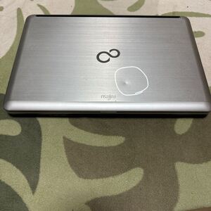 富士通LIFEBOOK FUJITSU FMVA533BS Core i3 メモリ 8GB HDD 640GB 起動しますがジャンク扱い