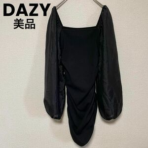 x30 DAZY 肩ふわ シアーラメ 膝上ニットワンピース 上品 個性的オシャレ