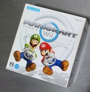 任天堂　 マリオカートWii ソフト ハンドル付きセット