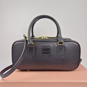 miu miu 極美品 ミュウミュウ ショルダーバッグ ハンドバッグ レザー ブラック