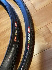 IRC シラクCX TLR 700 x 32c 2本セット